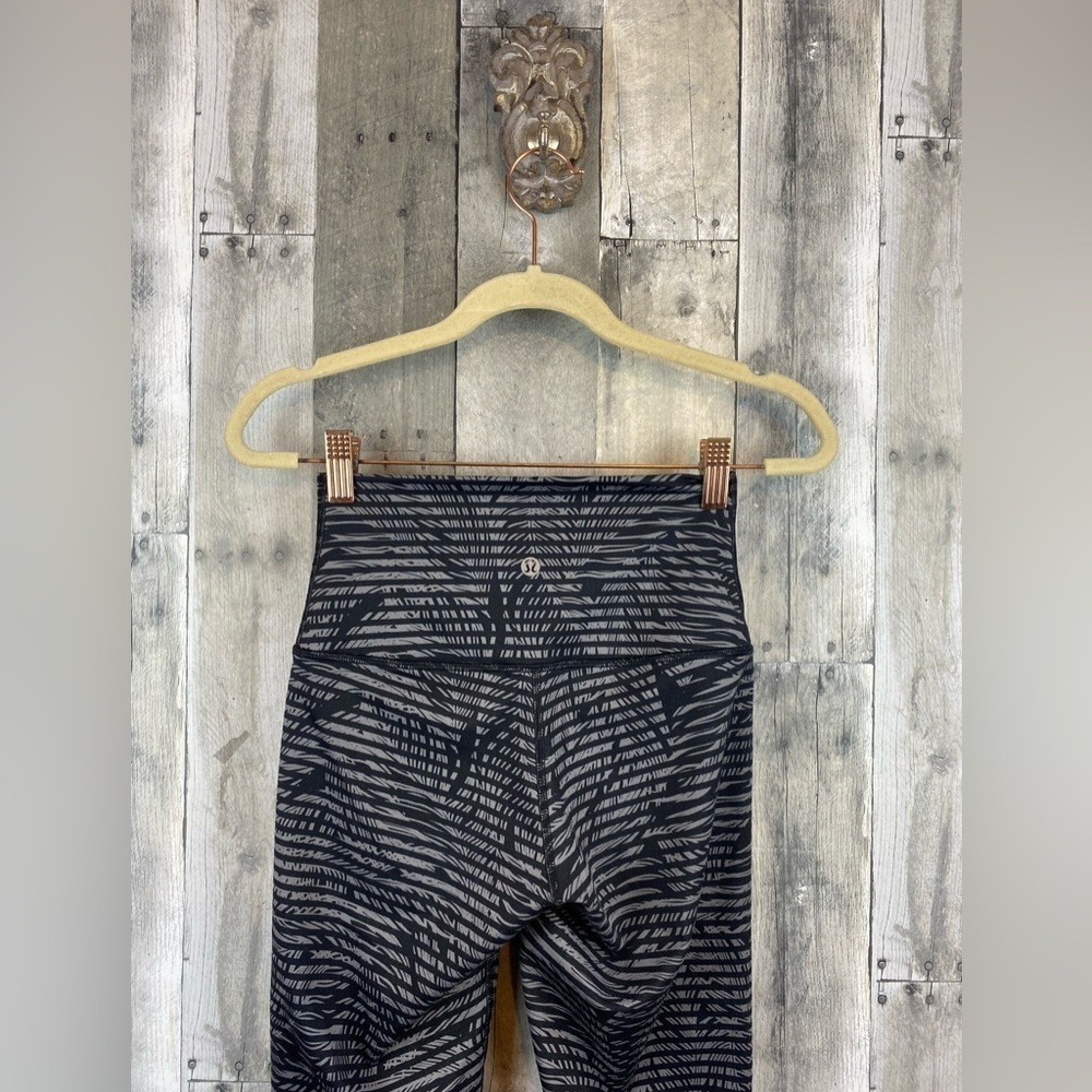 Lululemon Wunder Under Pant *Full-On Luon in Stripe Play Slate Black Size 4. - Picture 6 of 15